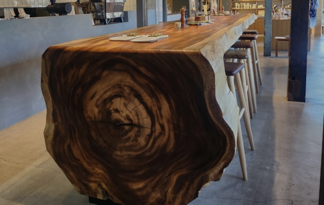 Vermillion – station テーブル