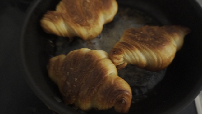 クロワッサン　クルンジ　フリップアップ