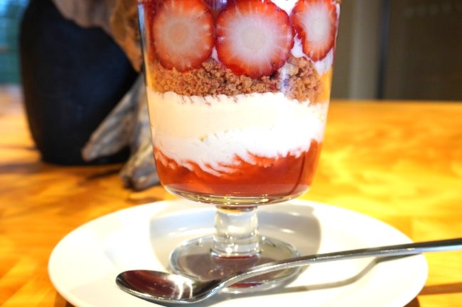 いちごパフェの中身