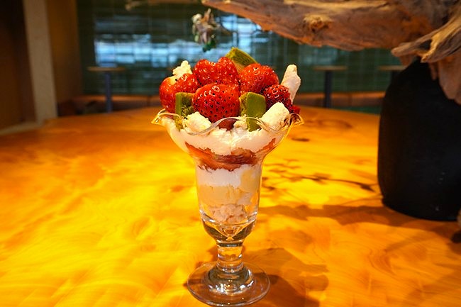 スイーツ作り体験で作ったオリジナルパフェ