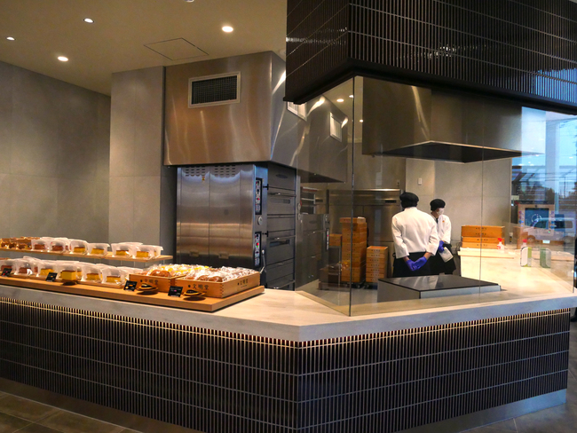 「文明堂 伏見カステラ工房」ライブキッチン