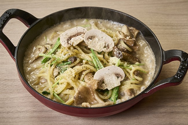 アソボーノの焼きパスタの但馬の味どりと木ノ子クリームソース